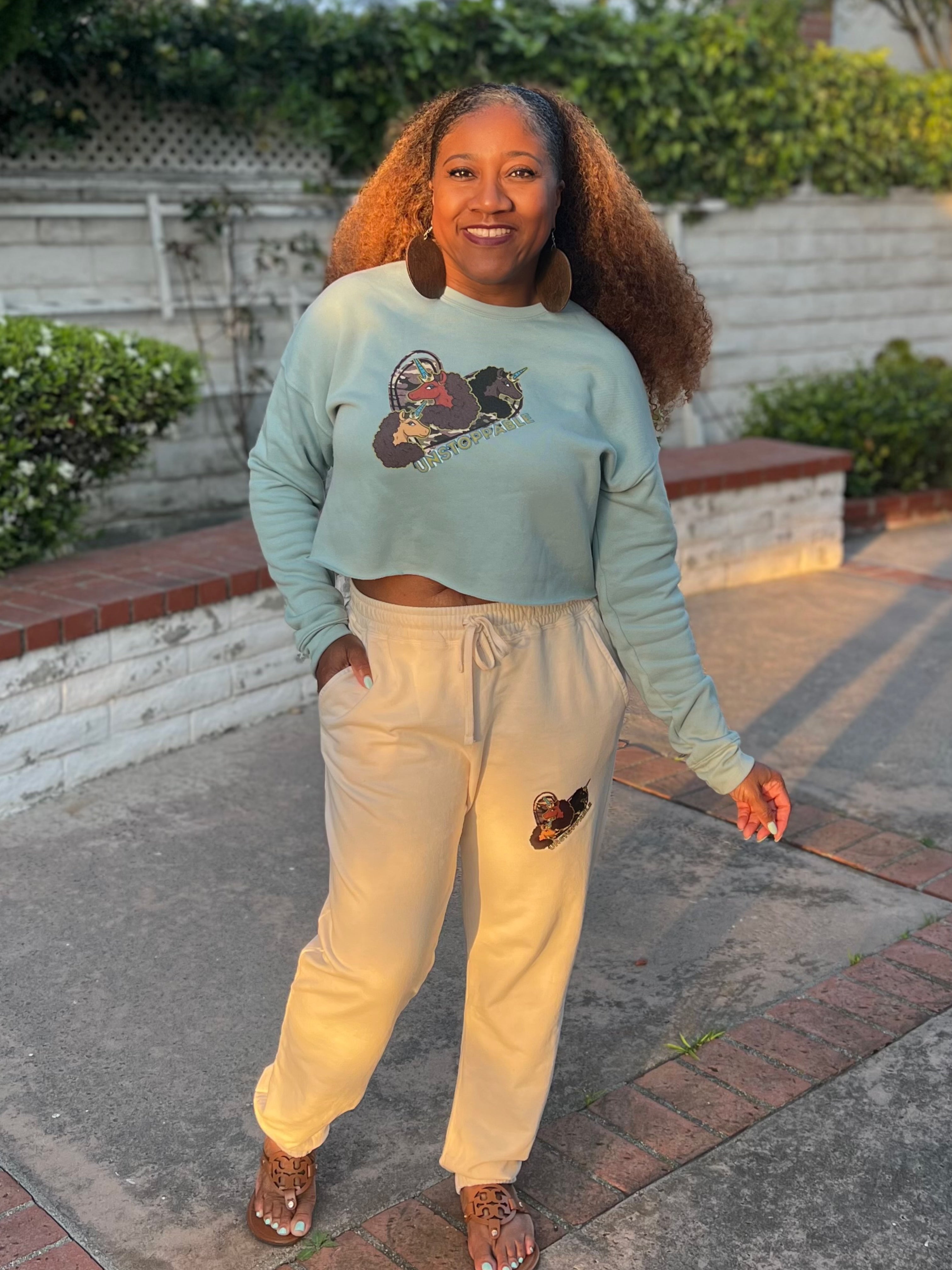 Afro Unicorn Unstoppable Women's Cropped Sweatshirt